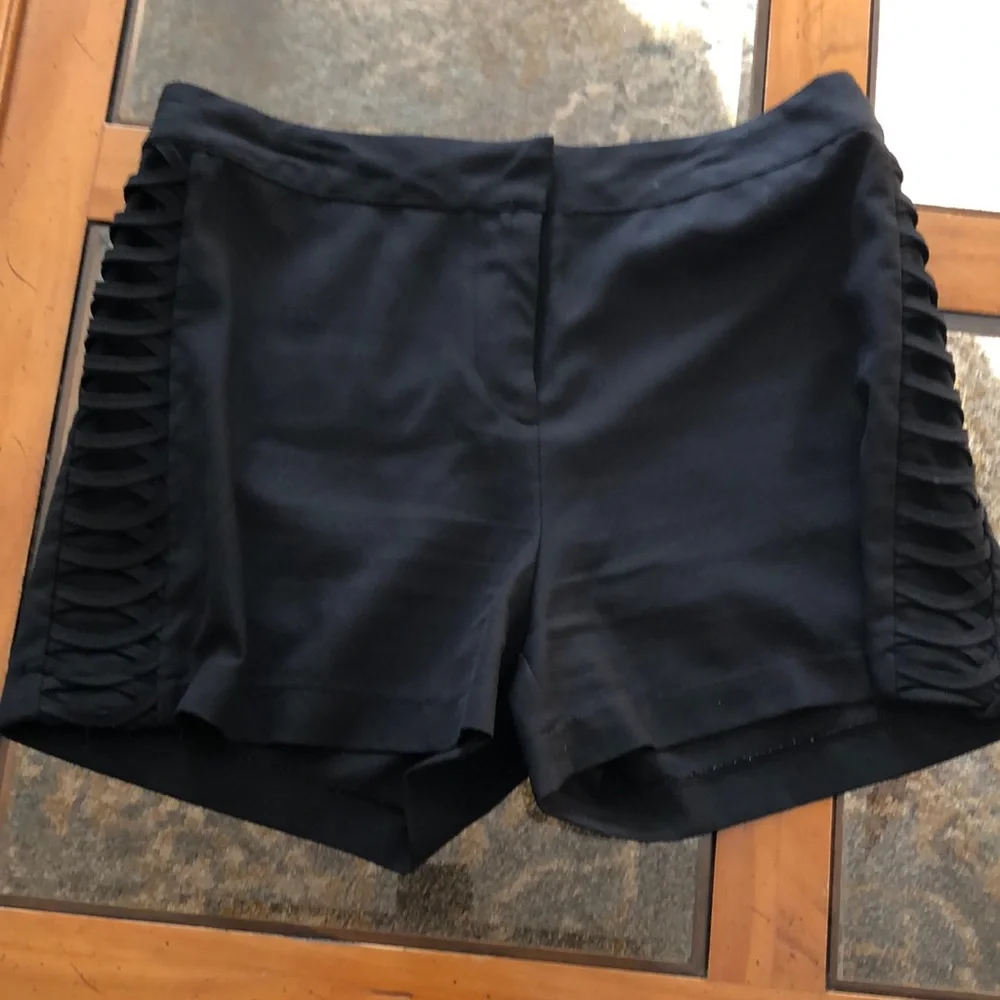 Shorts - Picture 1 of 4